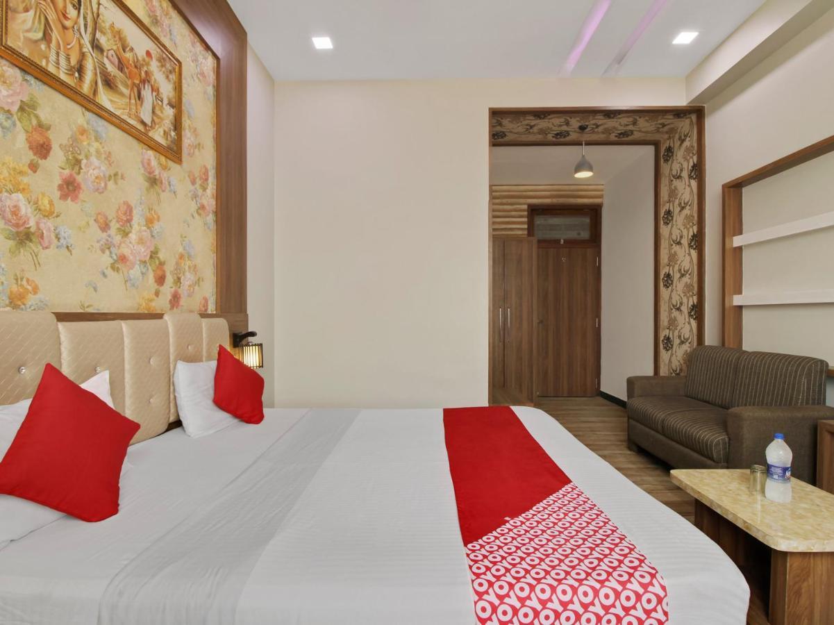 Oyo 70930 The Moon Hotel Āsansol Zewnętrze zdjęcie